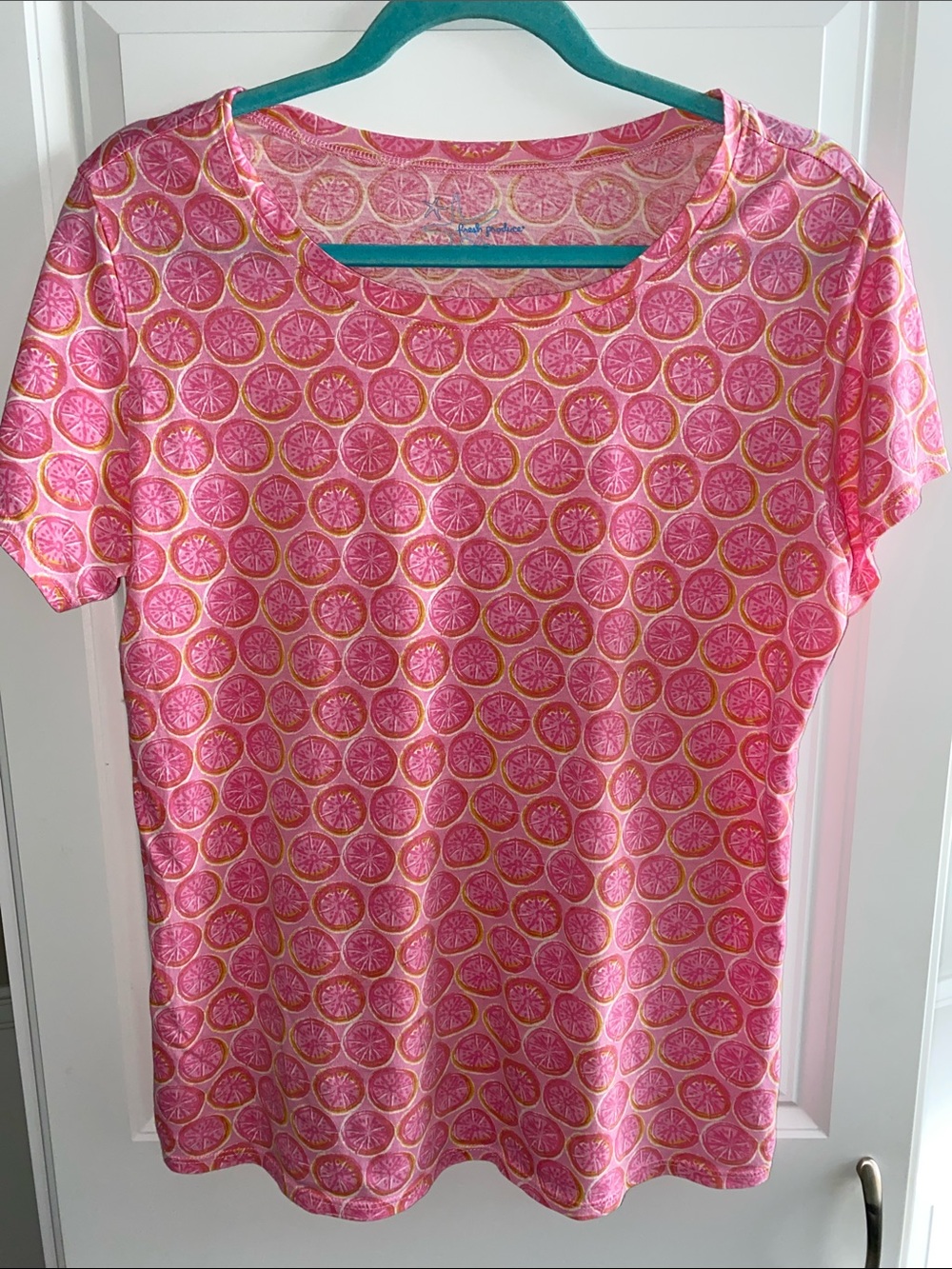 Fresh Produce pink citrus twist print women’s medium, short sleeves T-shirt